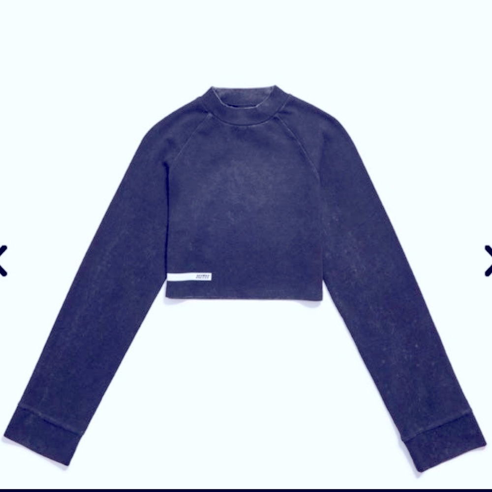 LIKE NEW🖤KITH🖤WASHED BLACK CROPPED LONG SLEEVE TOP
